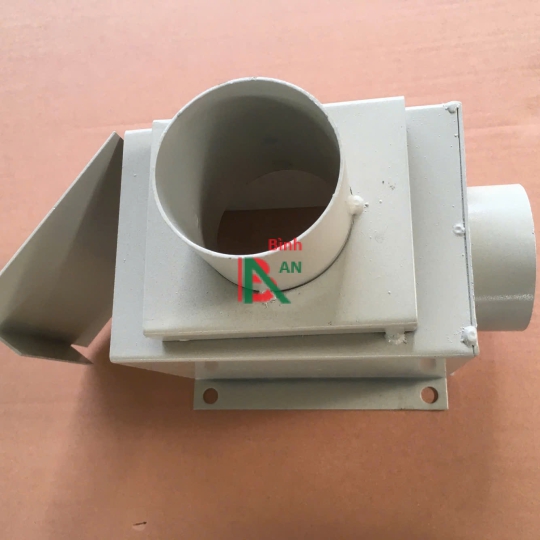 Hộp kết nối với động cơ line ăn và line cám tổng